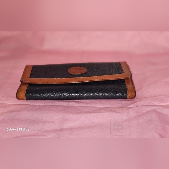 DOONEY & BOURKE VINTAGE ALL WEATHER PEBBLED LEATHER TRIFOLD WALLET - Picture 7 of 10